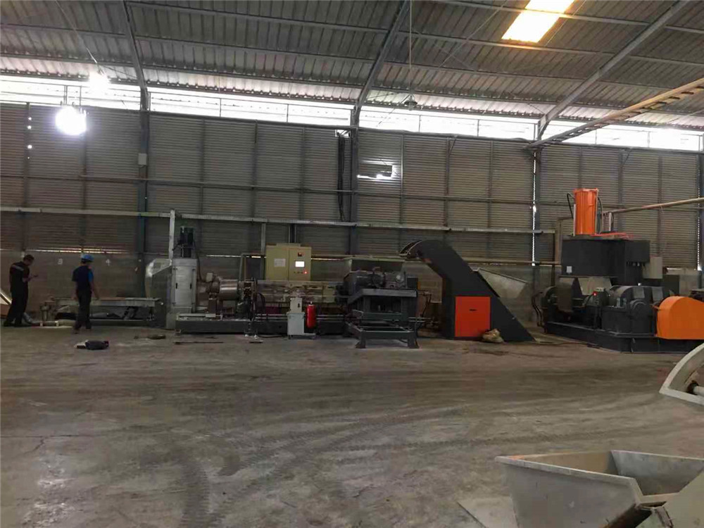 碳酸鈣母粒造粒機(jī)-碳酸鈣母粒造